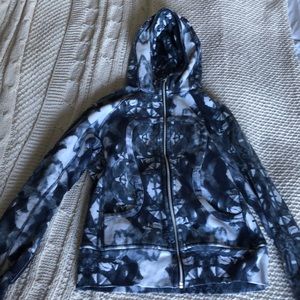 Black and white lululemon scuba hoodie